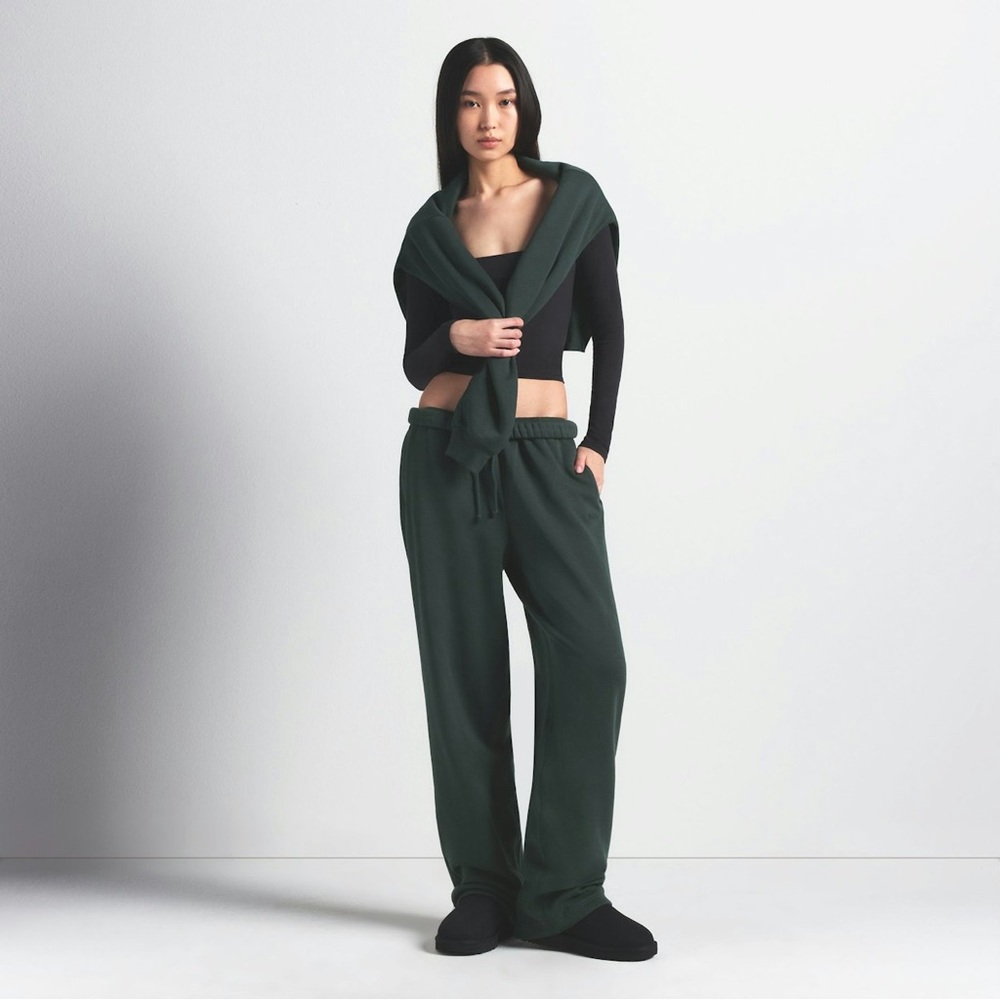 Nwt Skims Spruce zip up hoodie and straight leg fleece pants nwt set - Picture 1 of 17